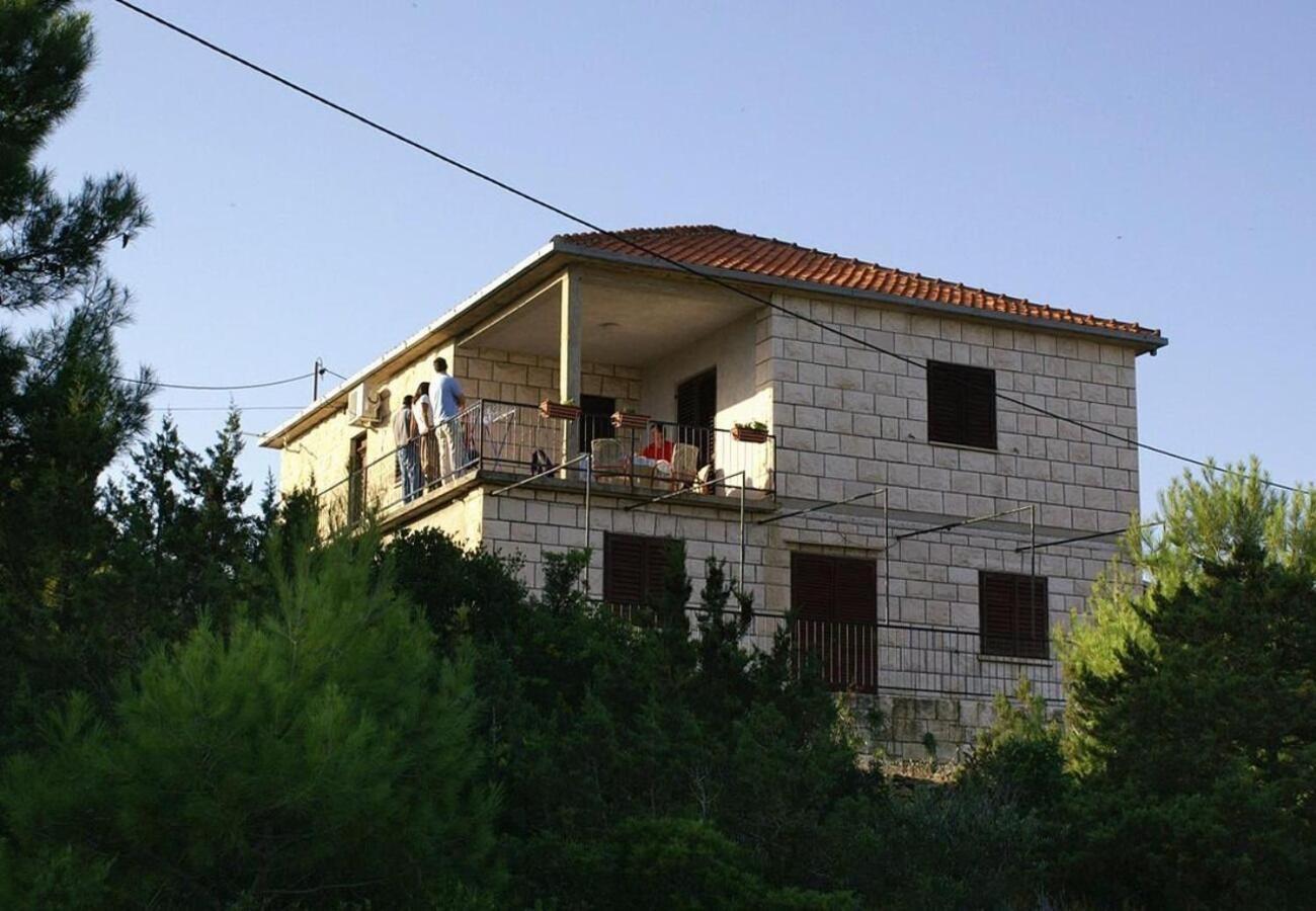 Apartment Ivope Splitska Exterior photo